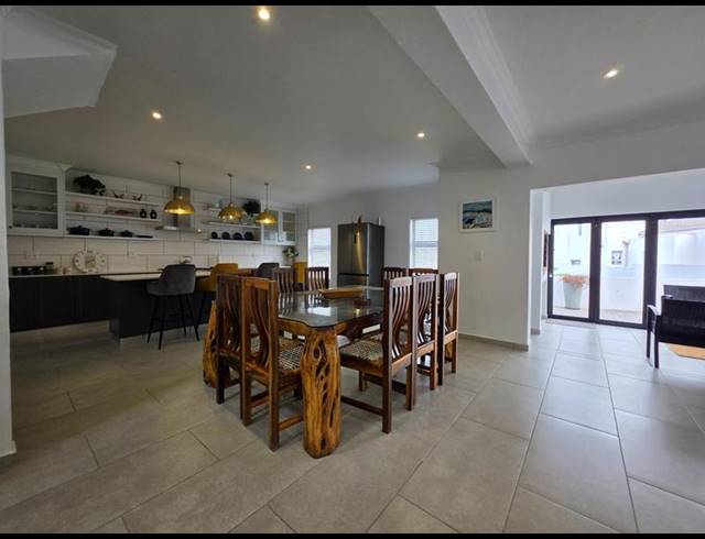 4 BEDROOM HOUSE FOR SALE IN SHELLEY POINT